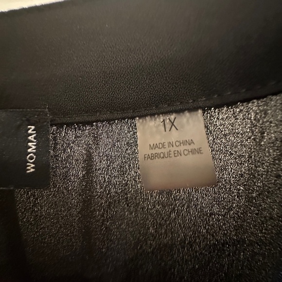 Tahari lace sleeve dress shirt. - Picture 6 of 6